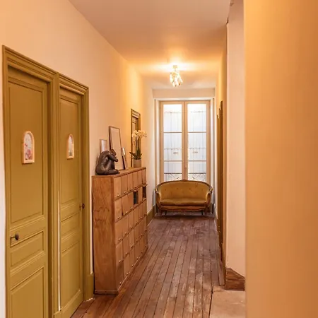 Maison Gabrielle לינה וארוחת בוקר
